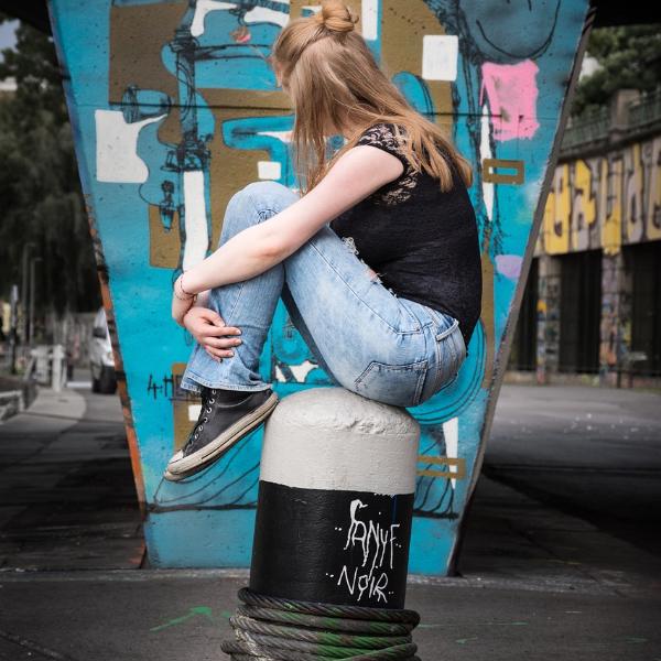 teenager-2710526_1280