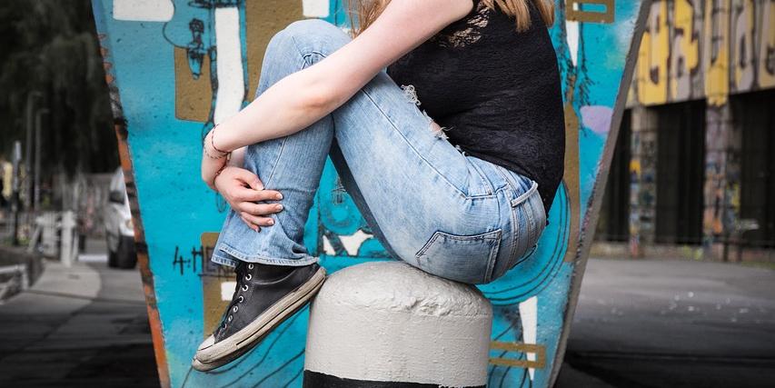 teenager-2710526_1280